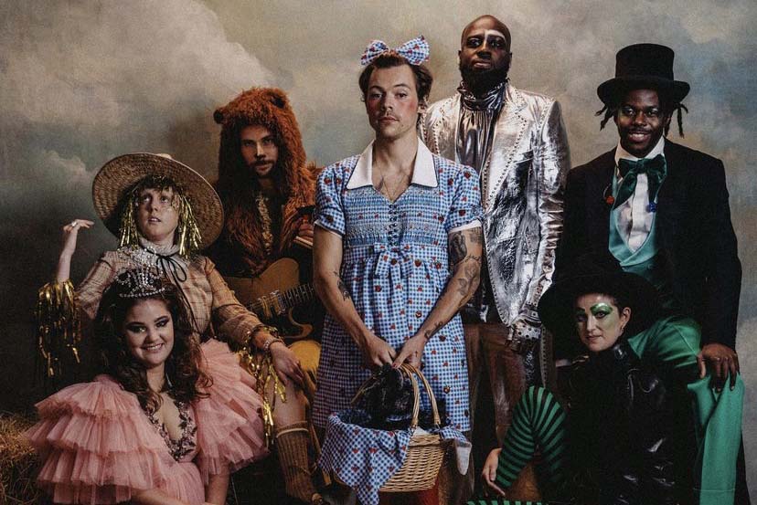 HighOnStylez's tweet photo. 🚨 "HarryWeen’s on the yellow brick road” will show that they aren’t in London anymore (haha) and he’s able to experience something new! He never did this before, same as Dorothy! 
https://t.co/uo9FasfqtU 
#LoveOnTour #Harryween #HarryStyles #harryweenn1 https://t.co/t5oSwWRmz7