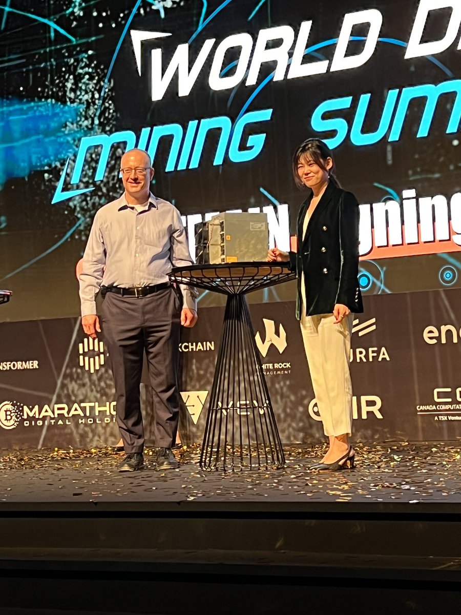 Bitmain unveiled the Antminer S19XP at the World Digital Mining Summit today.

The model is 140 TH/s instead of the previously reported 150 TH/s, has an efficiency of 21.5 W/TH, and consumes 3225 W.

hashrateindex.com/blog/bitmains-…