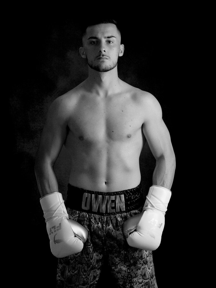 TeamKirkBoxing's tweet photo. Just over 2 weeks and @owenkirk_ is back in that ring seeking his 2-0 π₯
Tickets still available. Please contact me or Owen directly #boxing #TheCaptain #TKB #TeamKirkBoxing @vipboxing @VIPBE_ @SteveWoodVIP @OfficialAvpi @paulryanfitness @BrynWoodlands π₯ https://t.co/yq9d4EZLs6