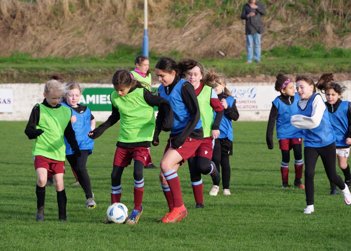 📸 A number of our U7s, U9s, U11s &amp; U13s had some half time footy fun at Glenesk Park on Sunday, as they attended our <a href="/SWFChampionship/">Barclays Scottish Women's Championship</a> Cup Semi Final Vs <a href="/AyrUtdGirls/">Ayr United Women and Girls</a> 

🟣🔵 #PlayLearnEnjoy