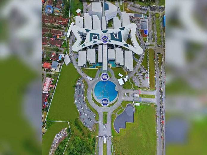 kamarul14's tweet photo. Pemandangan Universiti Teknologi Sarawak dari bahagian atas (aerial view).

Nang kacak senibina bangunan sitok!

Kolam besar yang terletak di bahagian pintu masuk utama UTS ini menjadi mercu tanda. https://t.co/DHpAmLNQJ5