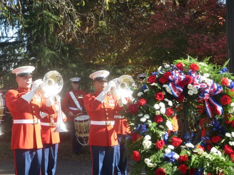 EasternMarketMS's tweet photo. The #CapitolHill community is invited to attend a Veterans Day program on Thurs (11/11) beginning at 11AM in Folger Park (3rd and D St SE) across from American Legion Post 8. Read more at @HillRagDC: https://t.co/ILl8rq9lUY. @EasternMarketMS @SmallBizDC https://t.co/2u5FojsRqz