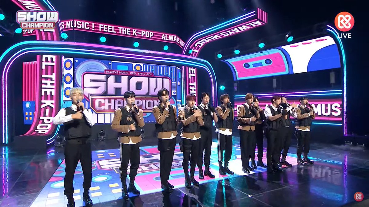 TBZCrew11's tweet photo. 🎮 || #MAVERICK-COMEBACK] #THEBOYZ

@WE_THE_BOYZ obtiene el 1st lugar en Show Champion con "Maverick" está semana 💚🖤 un premio más se suma a estas promociones.

Esperamos más sorpresas para esta semana
¡Felicidades a todos! 🎉

 #MAVERICK2ndWin  #THEBOYZ12thWin 

-🌙 https://t.co/Z0MuXMaE2Q