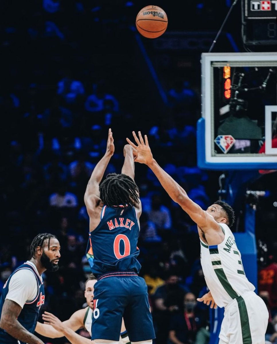 HumoBasket's tweet image. Máximos anotadores de la jornada de ayer:

🥇Tyrese Maxey 31
🥇Giannis Antetokounmpo 31

🥈Kevin Huerter 28

🥉Damian Lillard 27
🥉Donovan Mitchell 27