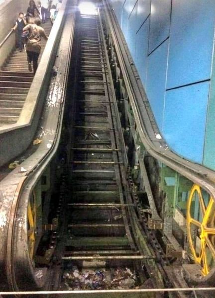 ¿Al presidente del <a href="/metro_caracas/">Compañía Anónima Metro de Caracas</a> no le dará vergüenza ver éstas imágenes? No sé, qué no me ayudan a que le llegue está pregunta