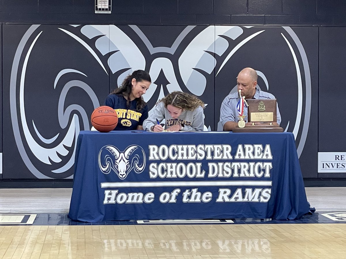 corynne_hauser's tweet photo. It’s Official💙💛⚡️ https://t.co/sGH9Qyq8xk