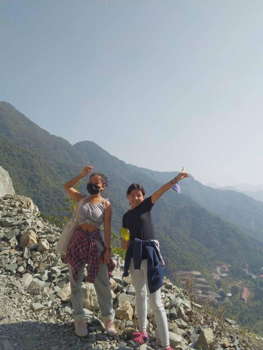 jianchui7's tweet photo. Living in nature makes me feel lucky 🌳🍀
.
.
#nature #hike #Dehradun #shikharfall #green https://t.co/hW6dhAgoql