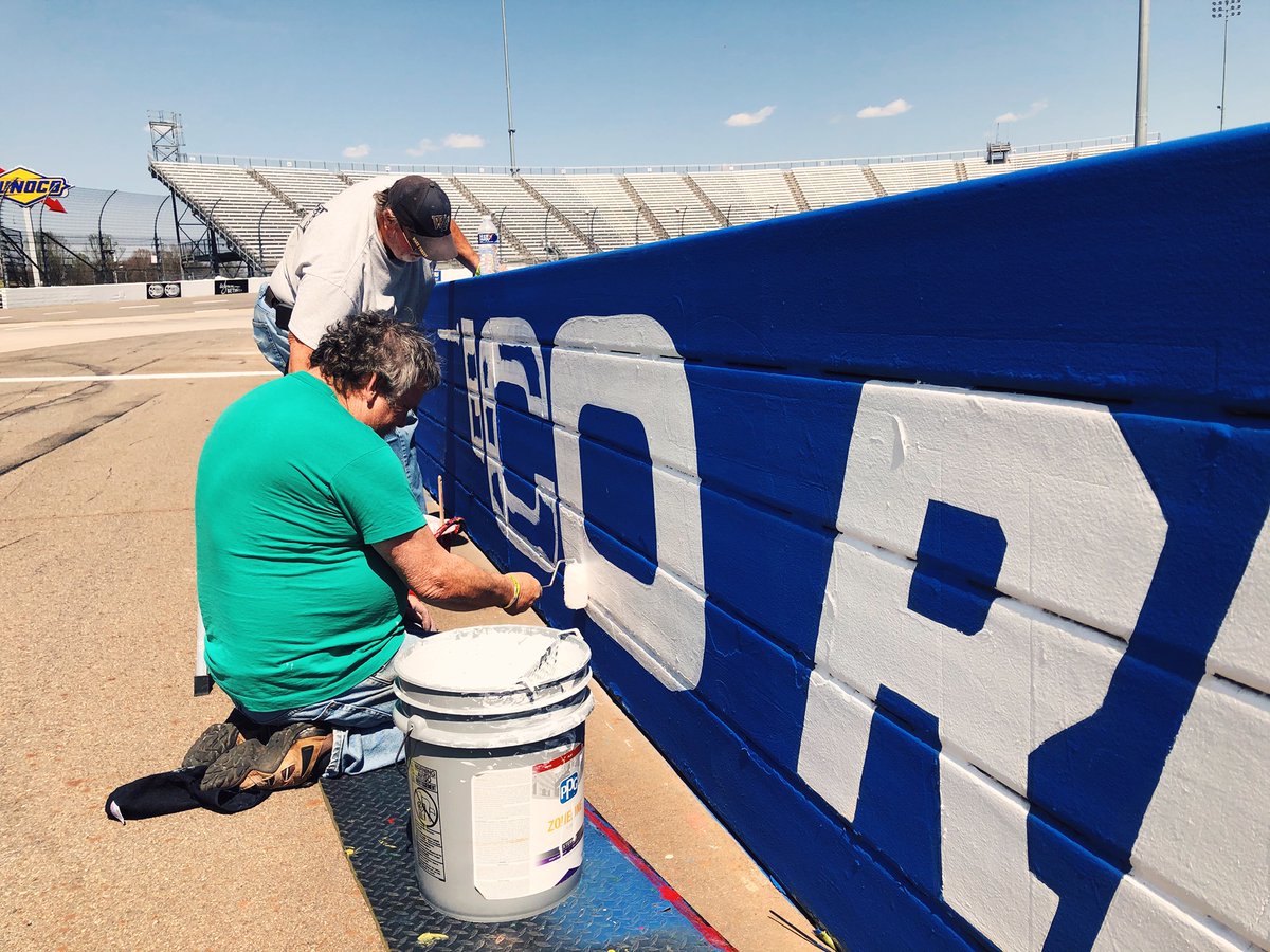 JKSincorporated's tweet photo. With the end of the 2021 Cup season, we’re looking back to some of our favorite @NASCAR projects from this year.
🏁: Thanks to @MartinsvilleSwy for the first photo and @TooToughToTame for the last!
#EnergizingBrandsSince1983 | #TrackServices | #NASCAR https://t.co/0jse5xtCo2