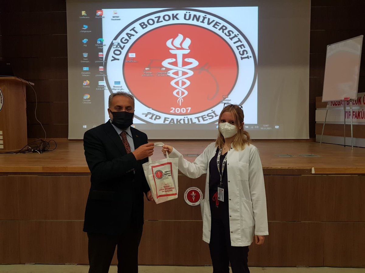 HAYIR SEVER İŞ İNSANI BİLAL ŞAHİN'DEN FAKÜLTEMİZE HEDİYE
Fakültemiz konferans salonunda yapılan taktimde öğrenciler ile eğitim , öğretim dönemi hakkında söyleşi gerçekleştirildi. Söyleşi sonrasında Fakültemize desteklerdn dolayı hayır sever iş insanı Bilal Şahin beye tşk ilettile