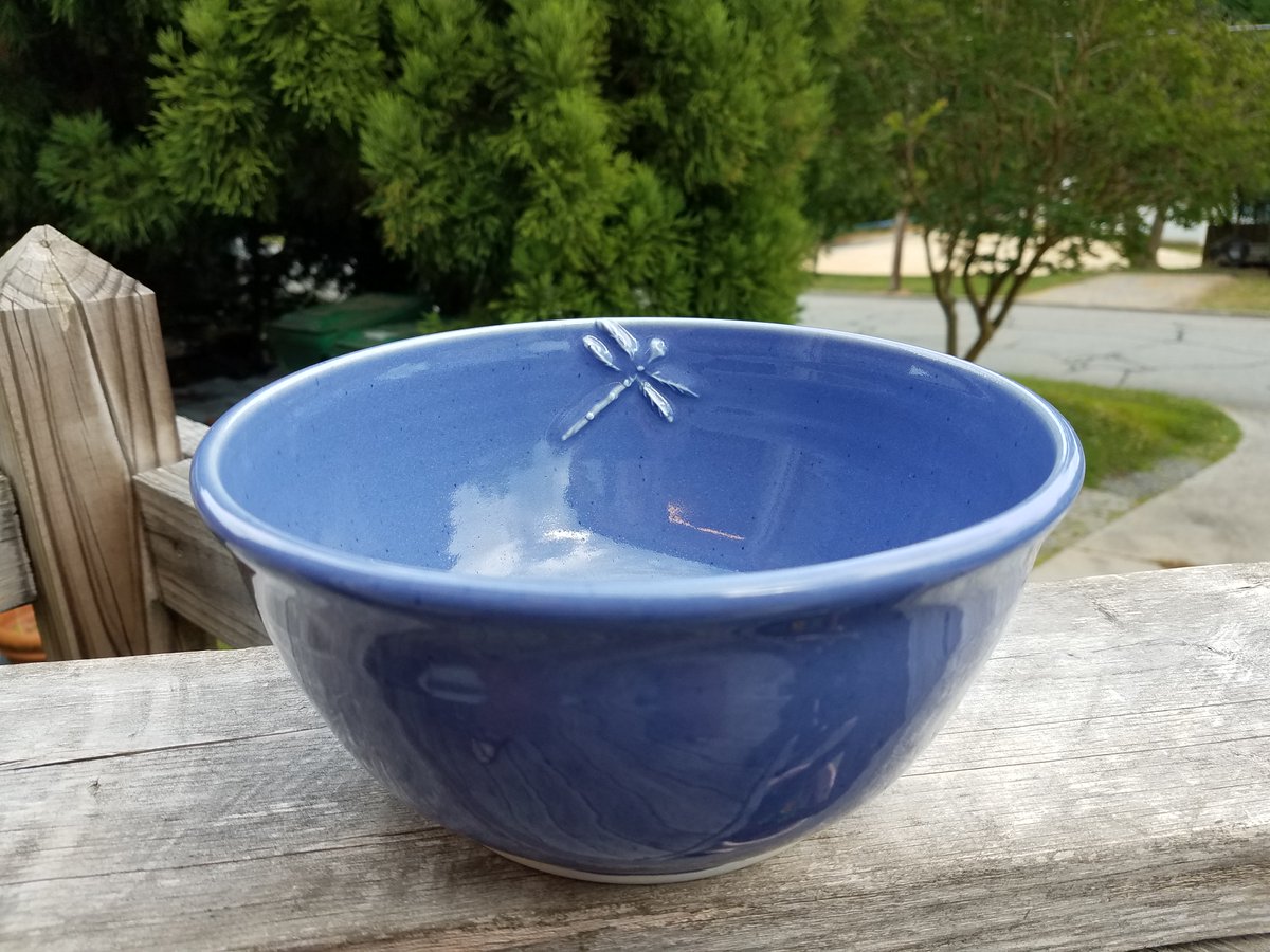 kbrookehoward's tweet photo. We are getting ready for the sale on Saturday &amp; look forward to seeing you there! I'll be bringing these "veggie" bowls. Perfect for side dishes on your holiday table! Also great as salad bowls &amp; mixing bowls. 
#kellybrookepottery #christmasshopping #holidayartsale #handmadegifts https://t.co/8xEaPfRGjW