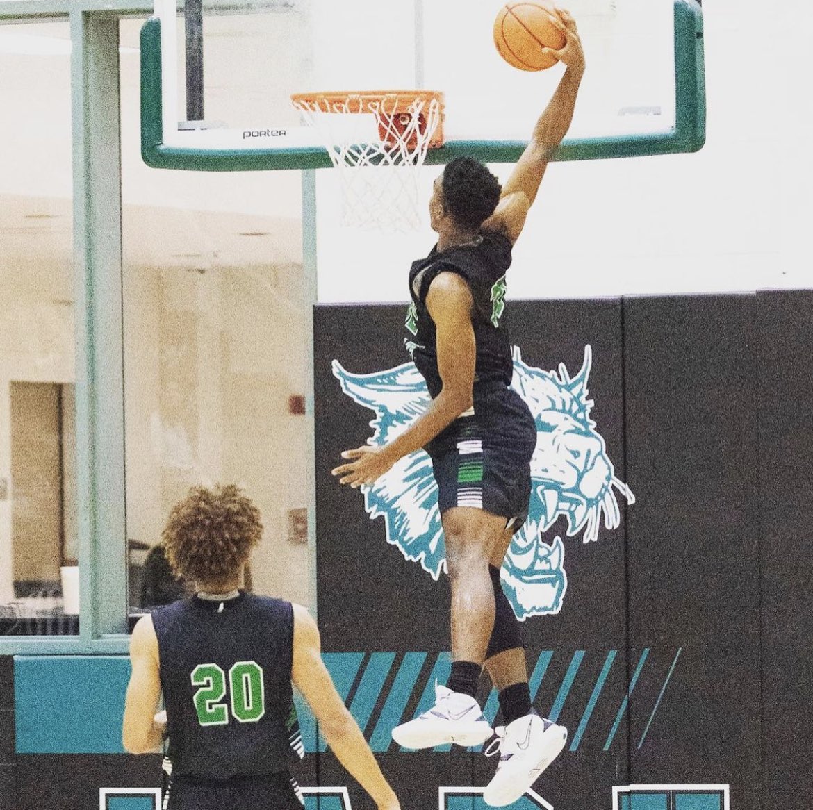 itschrisxt's tweet photo. Great scrimmage with the boys!! 🖤💚
.
@BasketballatKHS 
@GroffCoach https://t.co/18aJFjpxsq