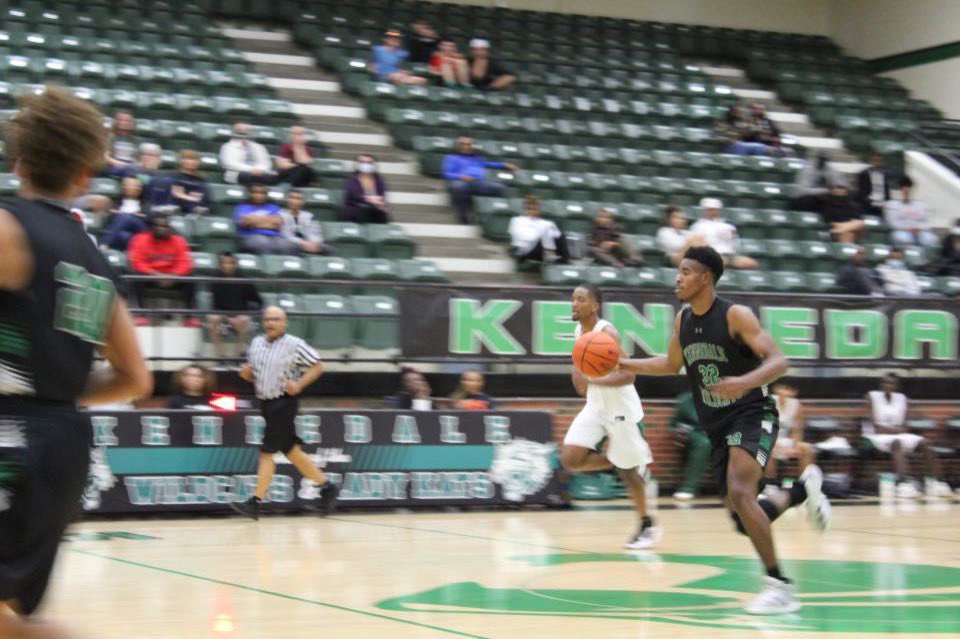 itschrisxt's tweet photo. Great scrimmage with the boys!! 🖤💚
.
@BasketballatKHS 
@GroffCoach https://t.co/18aJFjpxsq