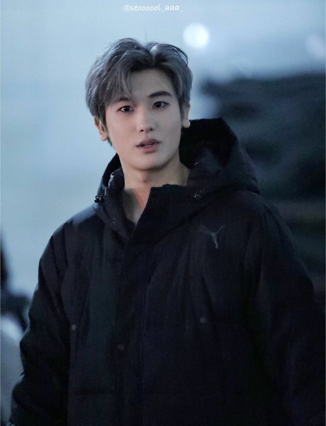 LNolee's tweet photo. I am really so proud of #SIKrets. They are such a wholesome fandom. I rarely see a fan objectifying #ParkHyungSik even though he is so hot in his photoshoots and videos. All I see is pure admiration and respect that he looks gorgeous and cute. I want to stay in this fandom. https://t.co/mEMybtakW9