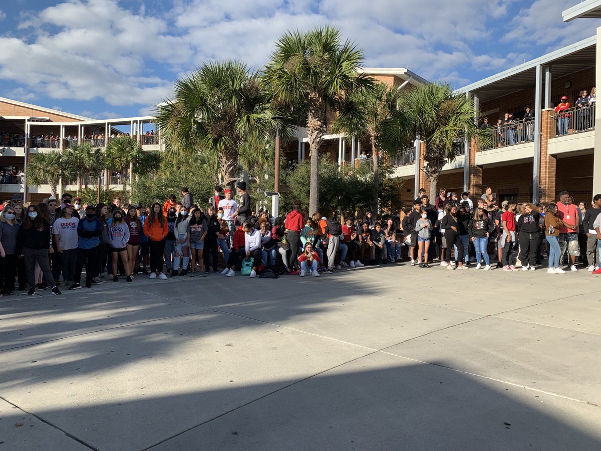 Karen Chenoweth tweet media