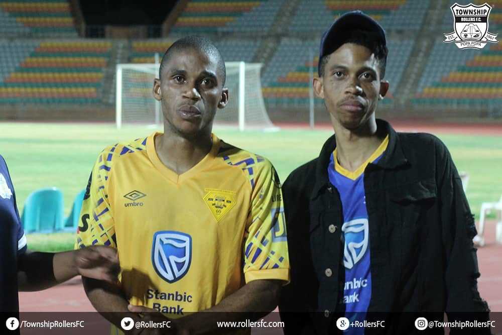 rollersfc's tweet photo. "Ke batla go tshwana Tlhalefo, ke spana ka thata ke Tinto..." Brothers Tlhalefo and Bofelo William Molebatsi after the Rollers-BDF game in Lobatse #WilliamLastKRM https://t.co/kgVUY7egem
