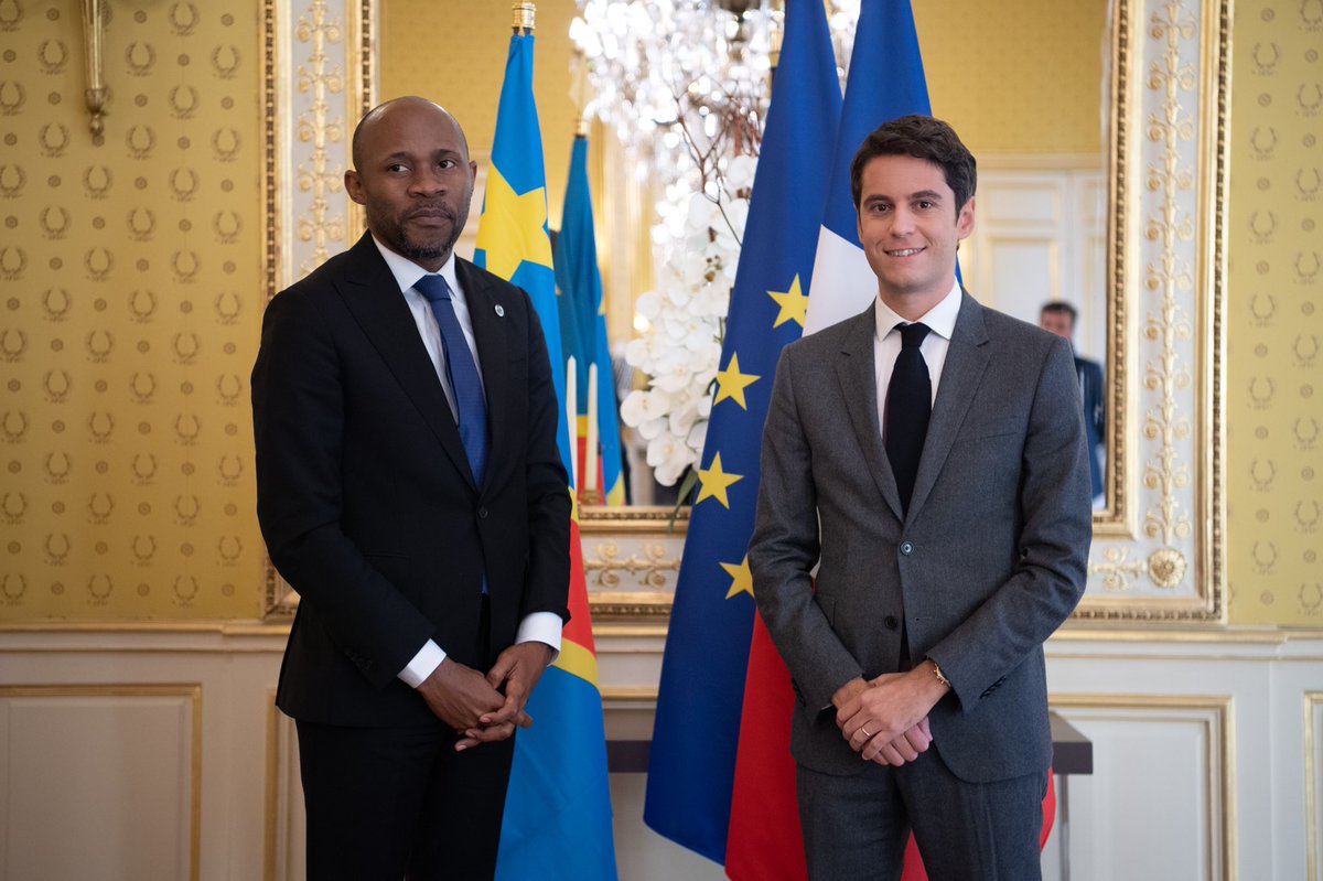 PatrickMuyaya's tweet photo. #RDC : Porter la parole du Gouvernement, informer à temps, répondre aux questions de manière transparente, écrire une nouvelle histoire entre la France et l’Afrique. Partage d’expérience et discussions conviviales avec mon homologue français @GabrielAttal #ChangementDeNarratif https://t.co/khOEcD2arq