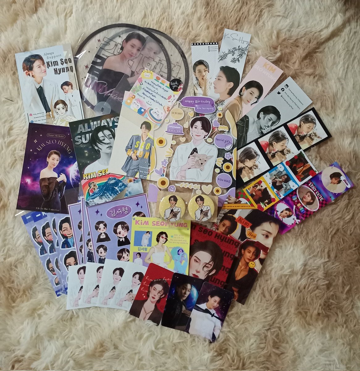NiCkYzA's tweet photo. @KimSeoHyungThai ได้รับของแล้วนะคะ น่ารักทุกชิ้นเลยค่ะ ถูกใจมากกก 😍 https://t.co/2j0eld0XUX