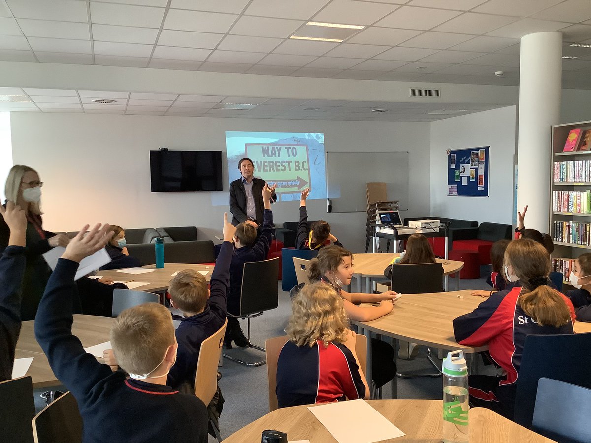 SGSM_Library's tweet photo. Year 6 enjoying a fantastic writing workshop with our Writer in Residence @Dickinson_Matt https://t.co/6OQU6BiGye