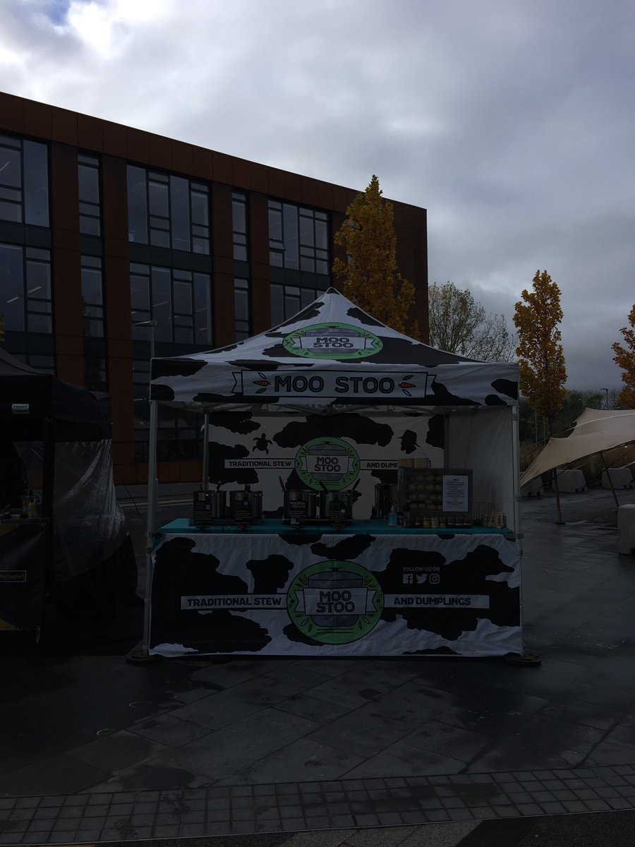 moo_stoo's tweet photo. Perfect stew weather today here @UWEBusinessSch we’ve got four stews and Yorkshire pudding wraps. Find us here till 3. #stewanddumplings #bristolstreetfood #streetfooduk #comfortfood #winterwarmer #veganbristol #yorkshirepuddingwrap #uwefrenchay https://t.co/cuRsEBcHSI
