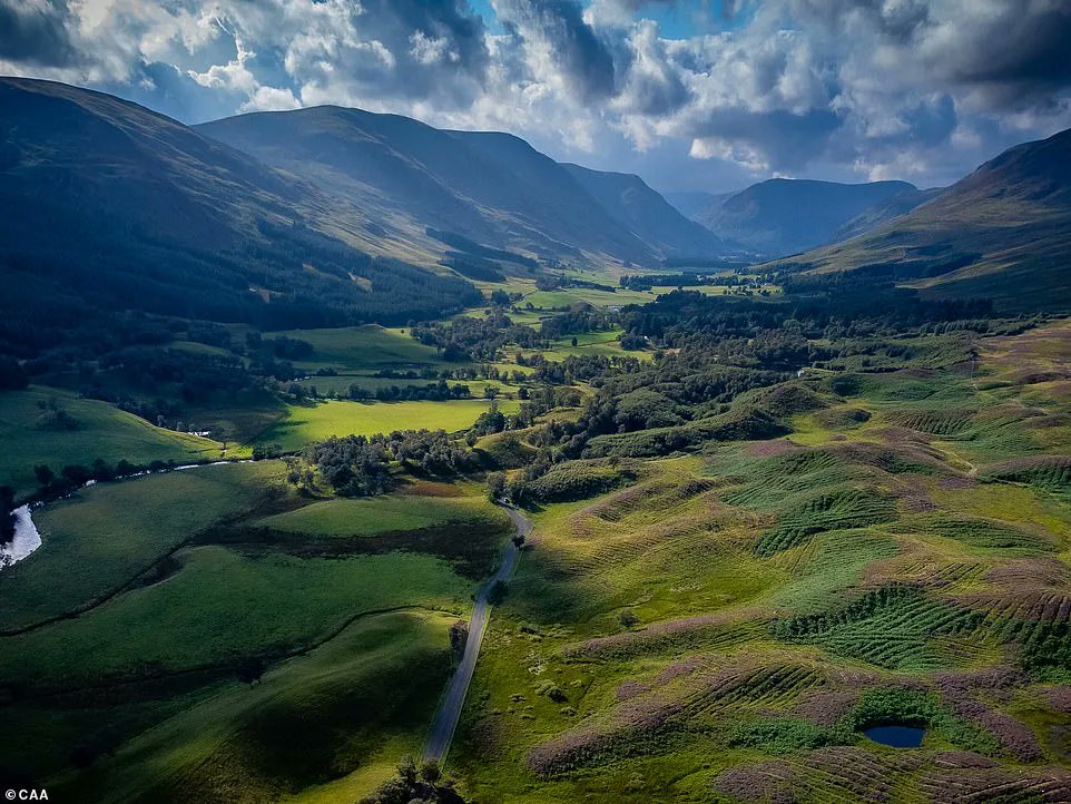 3icdrone's tweet photo. Aerial shots capture best of British countryside for #Drone #Photography  competition https://t.co/JpS78X0B8a https://t.co/VlhERBKTyW