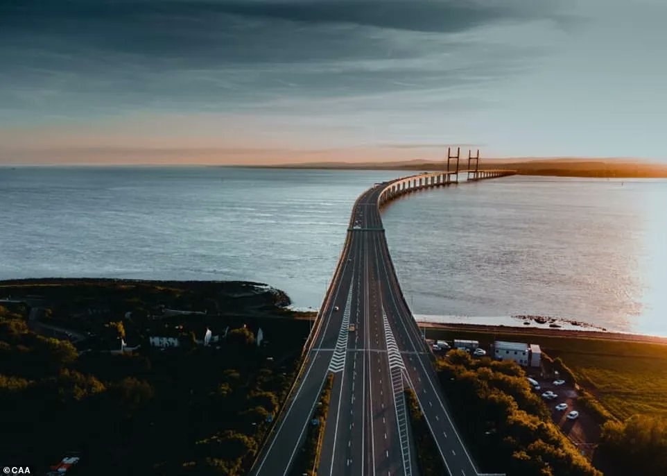 3icdrone's tweet photo. Aerial shots capture best of British countryside for #Drone #Photography  competition https://t.co/JpS78X0B8a https://t.co/VlhERBKTyW