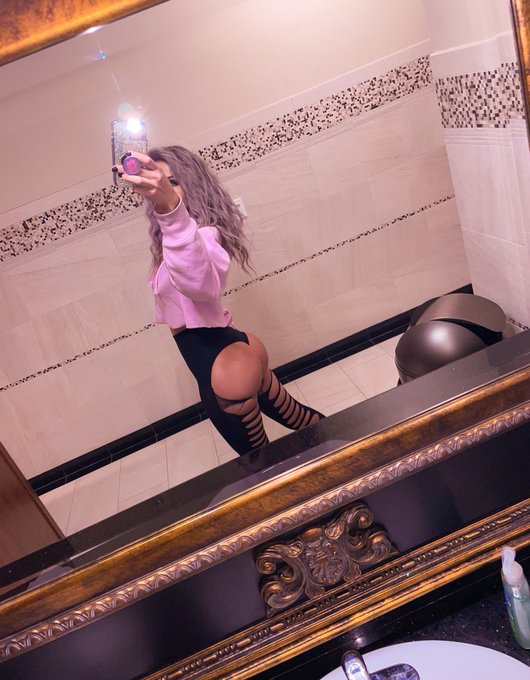 what you looking at https://t.co/tSyN5h6Efk<a href="/tag/bootygang"class="tags"><span>#bootygang</span></a>