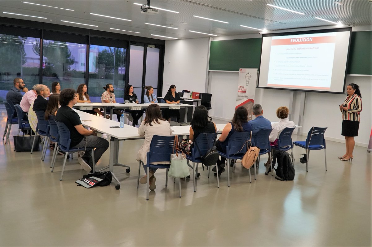 UniversidadMH's tweet photo. El @observatorioumh clausura mañana el XI #ProgramaMentoring, una edición donde han participado 12 parejas de mentores y estudiantes/titulados para trabajar el desarrollo profesional y emprendedor 👩‍🎓🚀 https://t.co/POKX4roP5z https://t.co/1czyS6Efq0