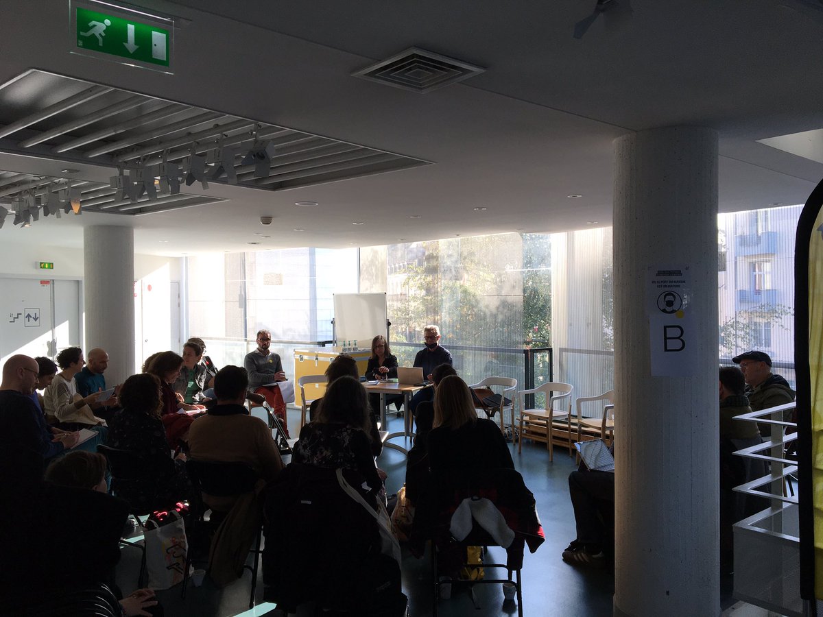 SVBretagne's tweet image. 2è partie des échanges artistiques : recomposition des groupes. Les règles : 1mn pour  présenter à ses pairs un spectacle en cours de diffusion ou en création, dir. par 1/des femme(s) ou par 1/des homme(s), en alternance… Journée pro #avisdetournées #égalitéFH #spectaclevivant