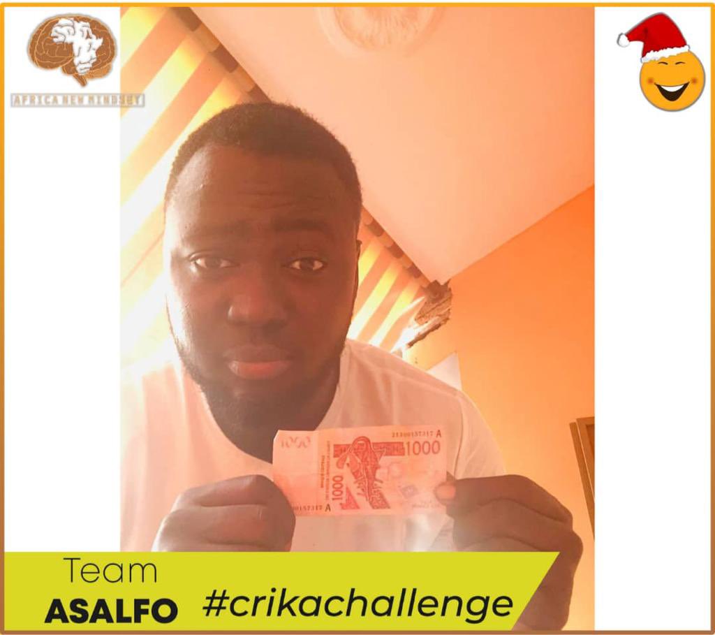 yann_allani's tweet photo. On dit y’a crika challenge de 1000 sourires (on s’en va là-bas comme ça)🎶
On a demandé 1000 fcfa elle a donné 10.000 (on s’en va là-bas comme ça)🎶
Il a promis de nous faire virement paypal (on s’en va là-bas comme ça)
🕺🏾 https://t.co/thuqHkw8FK