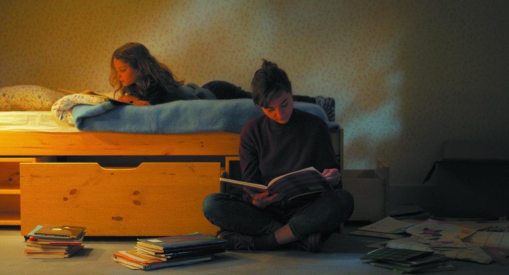 quevomitona's tweet photo. Hoxe temos 1 cita imprescindible co cine de Céline Sciamma pero tamén co amor que pon en cada filme:
PETITE MAMAN (2021🇫🇷.72'.Apta.VOSE)
No ciclo de outono do @cineclubepf na Casa da Cultura
#sosourense #emerxenciaculturalourense #nonaopechedaupo #trendignoou #osmuseosnonsepechan https://t.co/8PiUgbQrUa