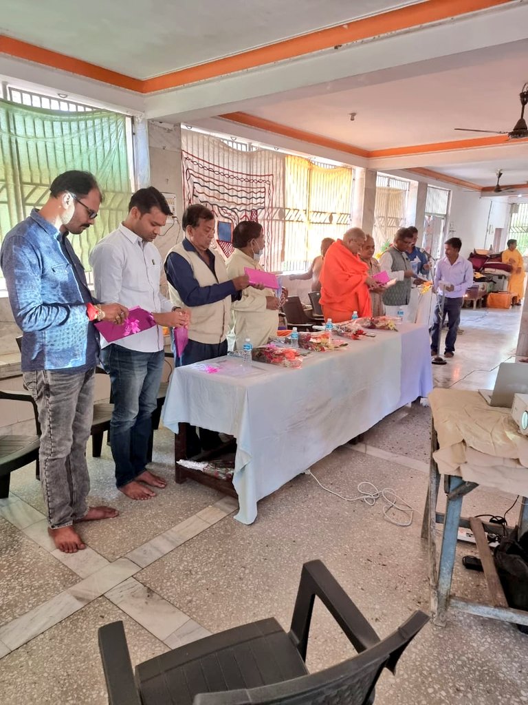 rabindra_pradh's tweet photo. In the loving memory of Late Dr. Minakshi Sathpathy madam (Social Activist) on her 1st death ceremony a book opening ceremony of was held at Gurukul Vedic Asharam, Vedvyas  in the august presence observer Rajgangpur A/C Jyoti Ranjan Sahu and other dignitaries. https://t.co/VsKZo14QDT
