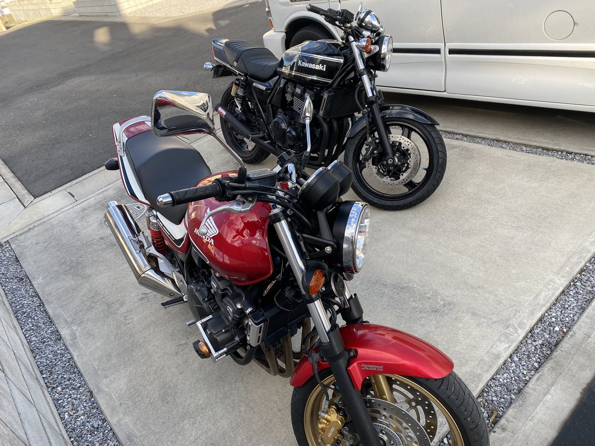 manmaru_bike's tweet photo. ZRXⅱが無事に退院✨
お迎えに行ってきました😊
パワーチェックも問題なし👍
お嫁ちゃん🥰とのお迎え動画は編集作業後にアップします✨お楽しみに〜〜😁
https://t.co/8RlZePpXSw
#ZRX400Ⅱ #CB400SF #acidm #夫婦ライダー #まんまるバイク https://t.co/eT6bZ9Hnuu