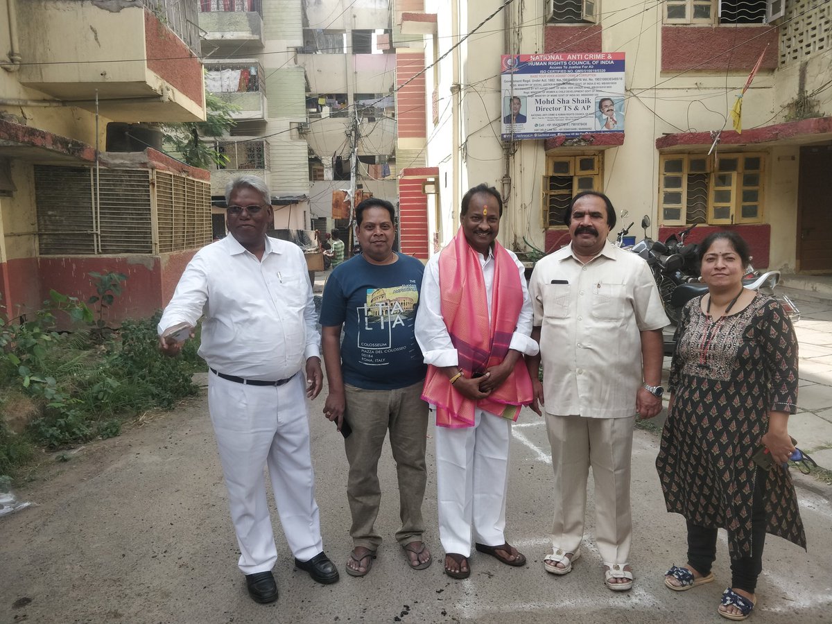 BCWAoffice_Hyd's tweet photo. We are thankful to Shri.@AnandGoudTRS, corporator contested, Jambagh - goshamahal for his proactive measures in our colony for laying of patchwork on roads. Grateful to the leadership of @GadwalvijayaTRS @GHMCOnline
@trspartyonline @KTRTRS @mahmoodalitrs @krishanKTRS @JAGANTRS https://t.co/XasJzg7D7z