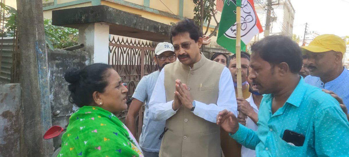 RajibBanerjeeWB's tweet photo. ত্রিপুরার মুখ্যমন্ত্রীর বিধানসভা কেন্দ্র, বনমালীপুরের 21 নম্বর ওয়ার্ডের তৃণমূল কংগ্রেস প্রার্থী লিটন দেবের সমর্থনে ডোর টু ডোর প্রচার https://t.co/E1cryAZTCX