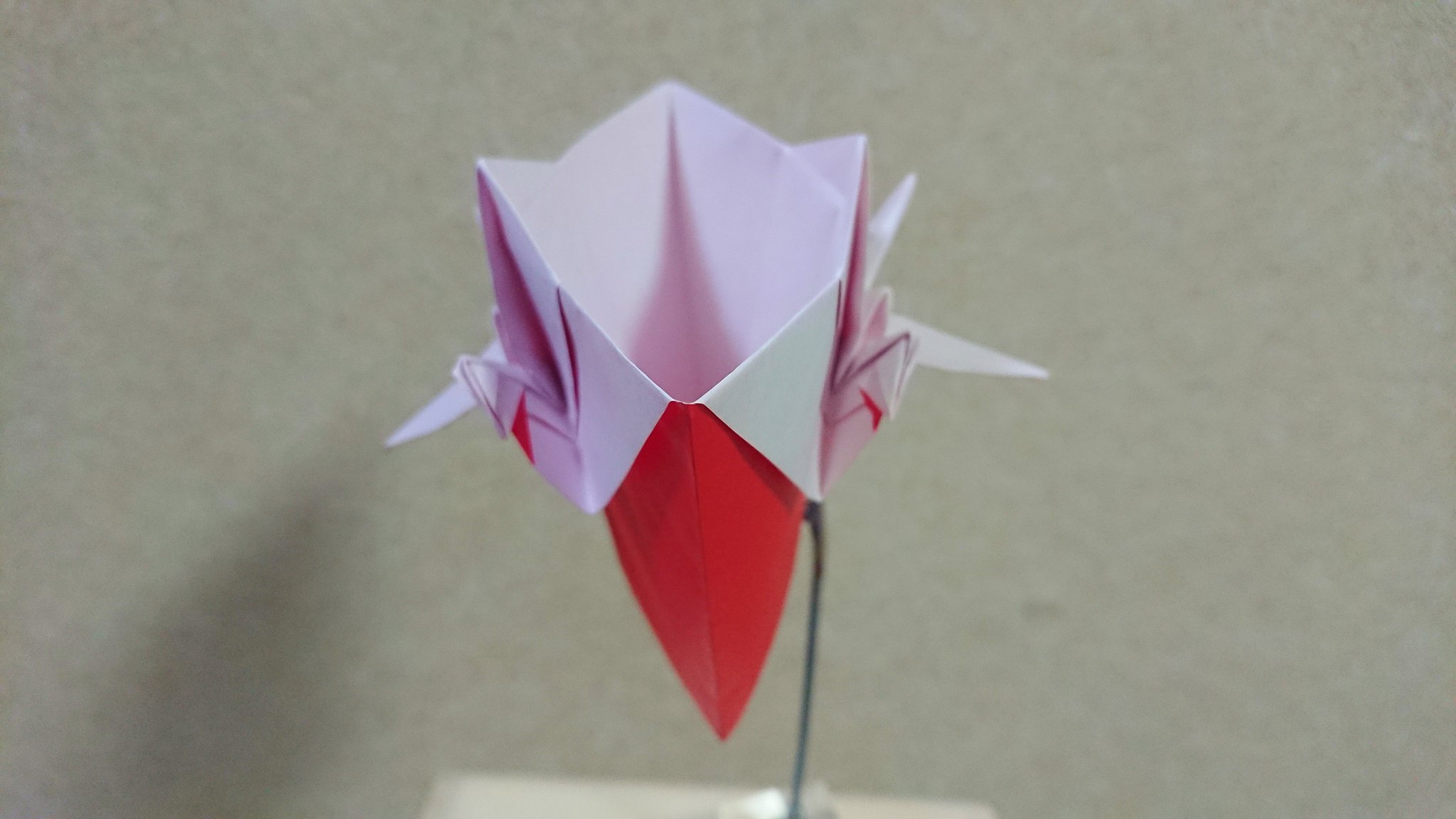 山口智之 折り紙へ続く道 作品名 変形鶴 コップversion2 折り方 不切正方形一枚 用 紙 お得用おりがみ 100均で購入 創作 折手 私 展開図の通りに折った後 伝承のコップを折るとこうなります T Co Pobruchtly Twitter