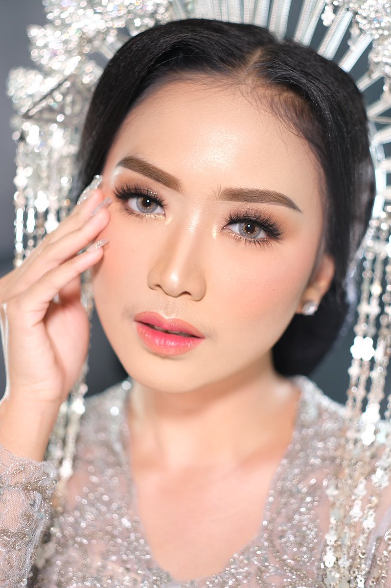 jihanfrdl's tweet photo. Flawless makeup for Akad
IG: jihanf.mua
#muajakarta #makeupwisuda #makeupwisudajakarta #makeupwisudamurah #makeupgraduation #makeupartistjakarta #muajakpus #muajaksel #makeuplamaran #makeupengagement #makeuptunangan https://t.co/PPnGg619S3