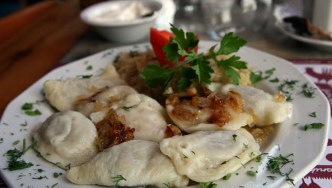 DeliveryStops's tweet photo. #Pierogi #Poland #Dinner #food #foodporn #foodie
Get these freshly made dumplings full of life and flavor made with life, order today and get a discount of 10% with code "TASTY". https://t.co/hWTPpQdsU0