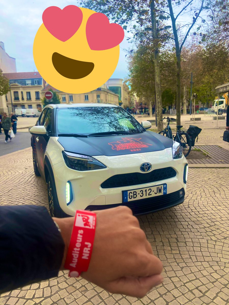 NRJSaintEtienne's tweet photo. Trouvez les bracelets cachés dans les rues de St Etienne et vous partez à Cannes assister aux NRJ Music Awards !
Comment les trouver ? Écoutez NRJ Sainté à 13h10 on vous donne les indices ! https://t.co/NCfslgk533