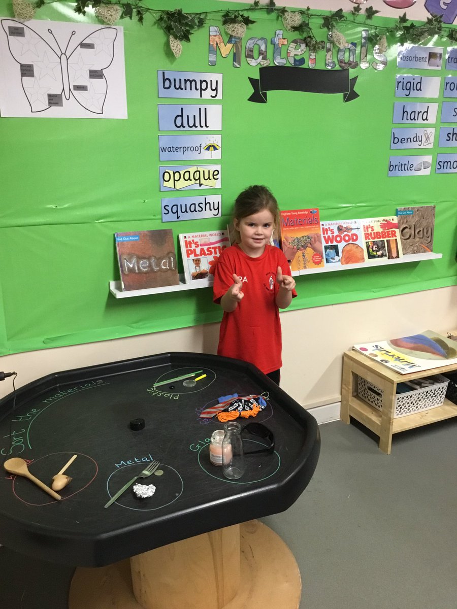 HolyFamilyRead's tweet photo. Year One love completing their challenges in class 😀👍 https://t.co/e6SwgZxJxu