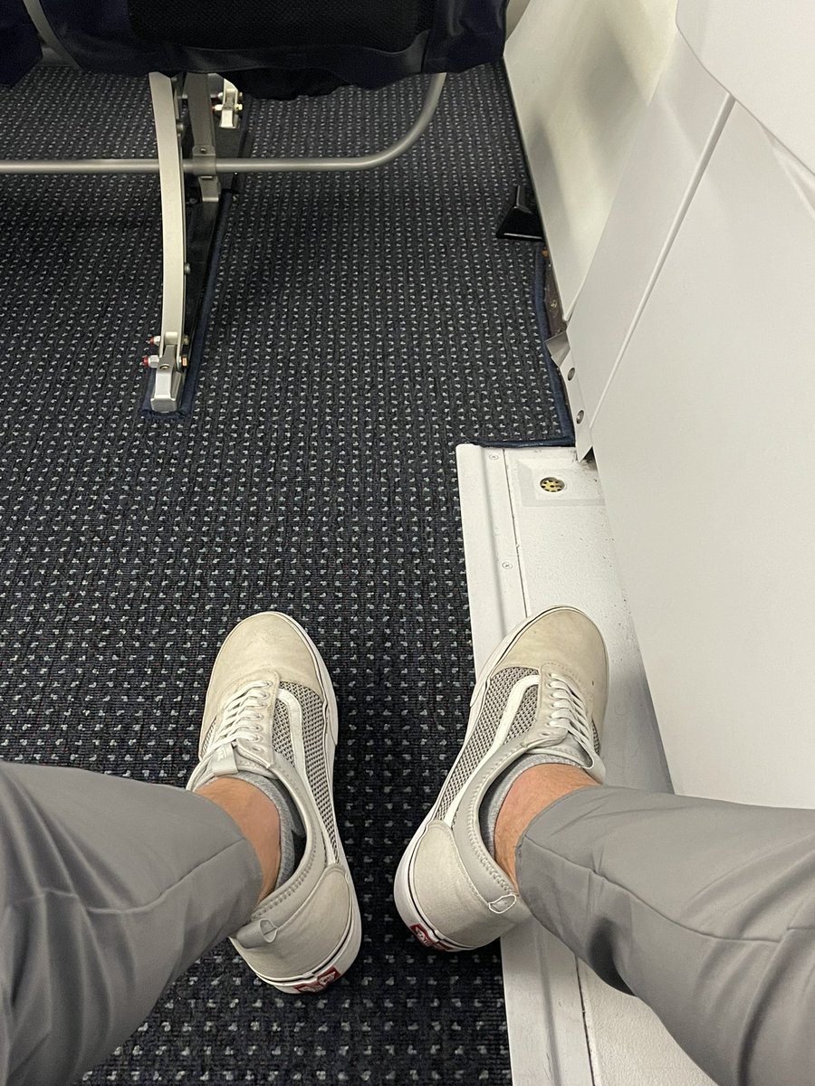 RoaringRiotZ's tweet photo. Quick stop in MIA for the FSHOF Enshrinement before heading to the #AZTakeover. #WorkingMansFirstClass https://t.co/dc7KWYN4ee