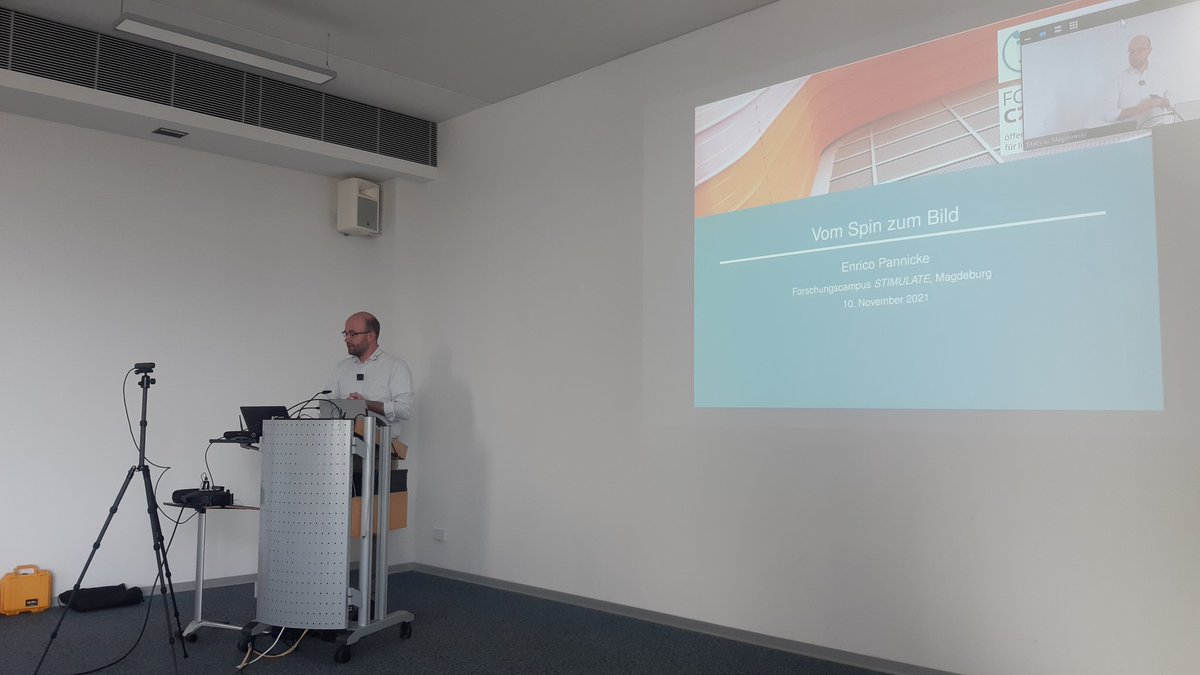 LehrstuhlEMV's tweet photo. Aktuell läuft gerade das #EMVBootCamp des deutschen @IEEEorg @IEEE_EMCS Chapters und unser @STIMULATE_FC-Kollege Enrico erklärt unter dem Titel "Vom Spin zum Bild", wie die #Magnetresonanztomografie funktioniert. https://t.co/8S7oJeHc6e