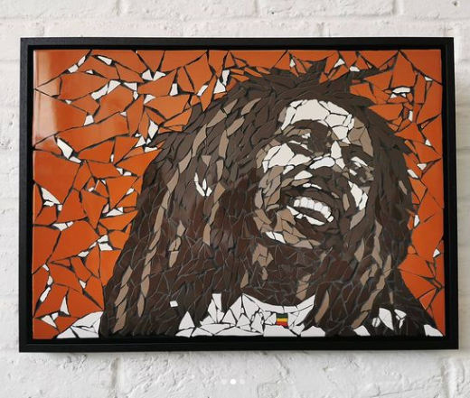 bespoke_framer's tweet photo. Bob Marley, a beautiful mosaic by our number one artist @rosiebryan61. Framed in a tray frame. Rose work can be seen at @CapitalArtGallery 

#bobmarley #capitalartgallery #rosiebryan #pictureframing #thebespokeframer #unique #interiordesign #homedecor #londondesign  #originalart https://t.co/CiCZQCorfR