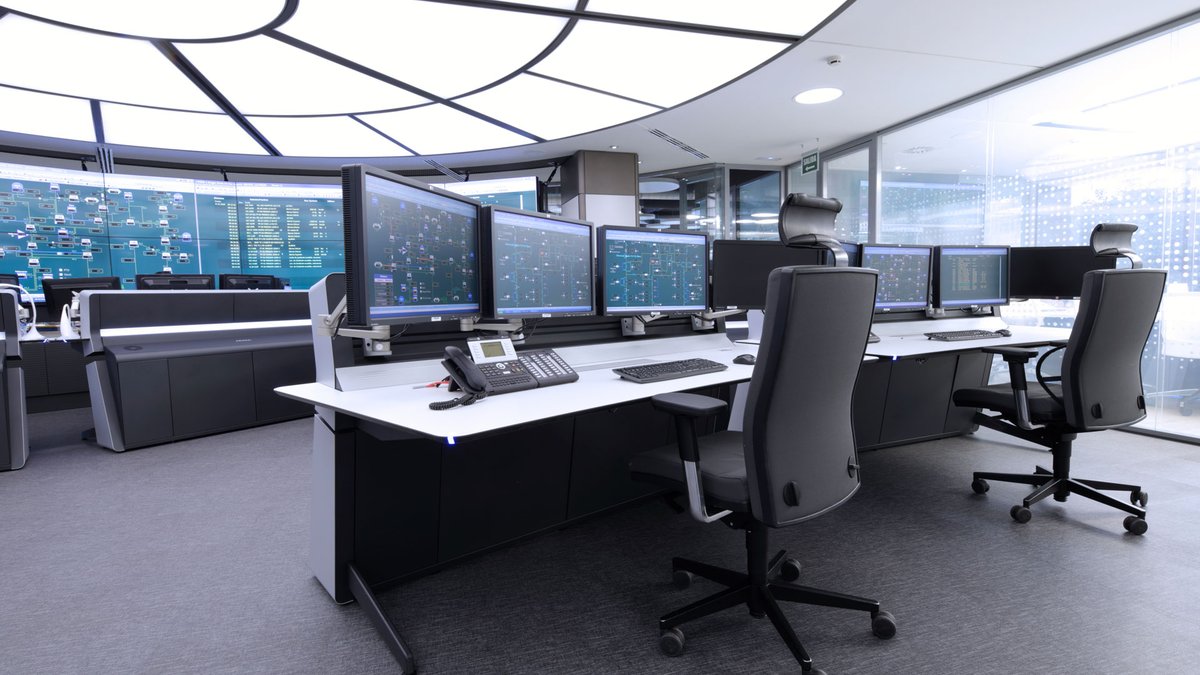 Gesabgroup's tweet image. Consolas de control ACTEA, creadas para sorprender. Las más altas calidades, máxima ergonomía y gran capacidad de almacenamiento de equipos facilitan al operador lograr una experiencia única. ¡Descubre ahora la serie completa! buff.ly/3mYeeDk #ACTEA #consolasdecontrol