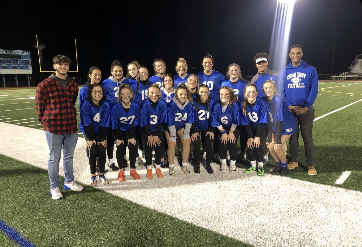 ccfalcons22's tweet photo. Way to go Seniors!!! X2 POWDERPUFF CHAMPS🏆 https://t.co/L07J6B1Jay