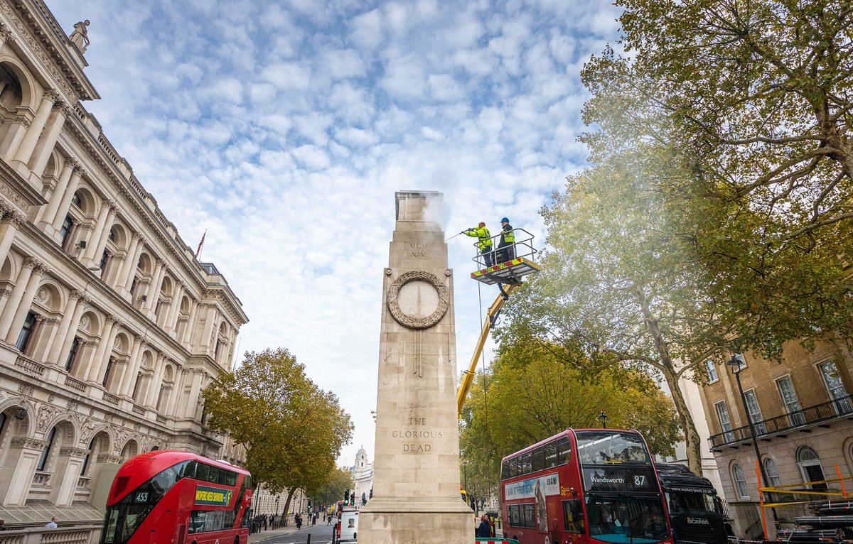 EnglishHeritage's tweet photo. Each year the Cenotaph's Portland stone is cleaned ahead of Remembrance Day. 

Read about the Cenotaph and the five other First World War memorials in our care: https://t.co/s5HqMHCWT2 https://t.co/lP9W2j3x1T