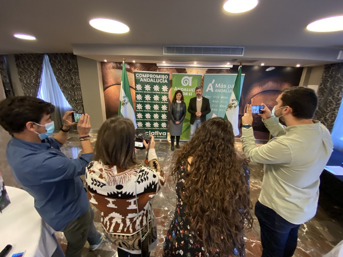 En la mañana de hoy hemos presentado nuestra plataforma política en Jaén, una provincia donde los servicios públicos y la difícil situación agraria hace necesaria una apuesta común por su futuro. Jaén es la provincia con menor inversión por habitante del estado y eso debe cambiar