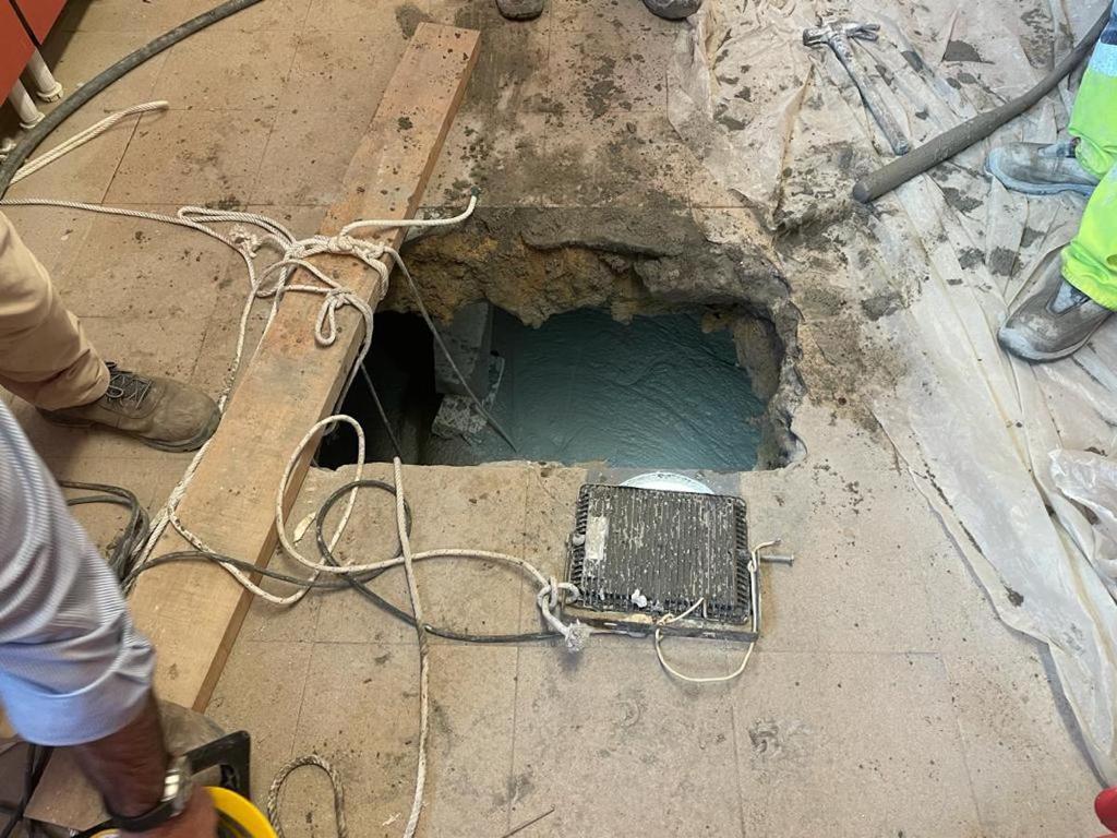 ❗️Kontxa azpiko tuneleko zulaketa lanen atzerapenari buruzko azalpenak eskatu ditu EH Bilduk labur.eus/Zs3XL

❓Ze baldintza berriak eskatu ditu Kosta Zuzendaritzak Kontxa azpian zulatzeko baimena emateko, proiektu berriaren diseinuan aurreikusi ez zirenak?