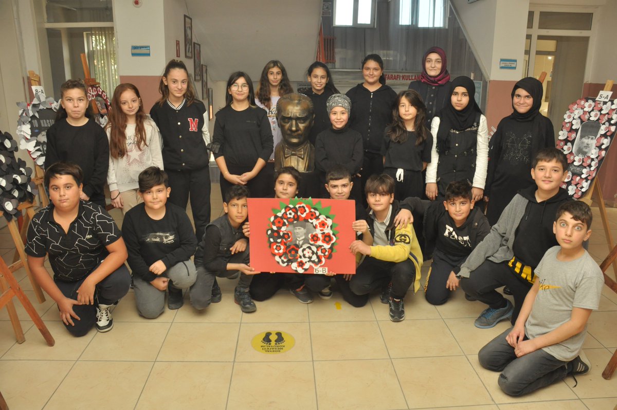 SaraylarM's tweet photo. Her 10 Kasım'da
Minnet ve Şükranla ... https://t.co/GXNvBVXz7e