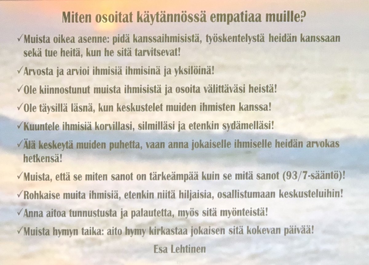 HaillaTii's tweet photo. ”Muista hymyn taika!” neuvoo Esa Lehtinen #WorkGoesHappy #työhyvinvointi tapahtumassa ja laittaa #empatia vinkit jakoon. Listasta löytyy jokaiselle jotain. @Workgoeshappy @tyoterveys https://t.co/93ySORMB2U