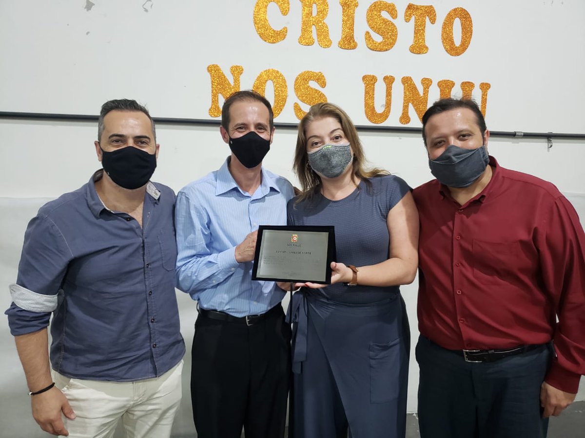 acmsaopaulo's tweet photo. Todo o trabalho e história da #ACMNorte, em prol do fortalecimento de pessoas, famílias e comunidade limoense, foram reconhecidos no último dia 05, em cerimônia solene da Câmara Municipal de SP. Foco no ser humano é a nossa missão! Parabéns, ACM! #OrgulhoAcemista ativado. https://t.co/Y09cSJWQn0
